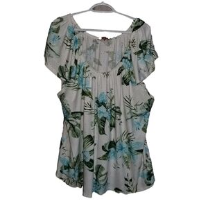 Iyla Womens Ventilated Lightweight Fairygoth Floral Top Label Reads Size 3X